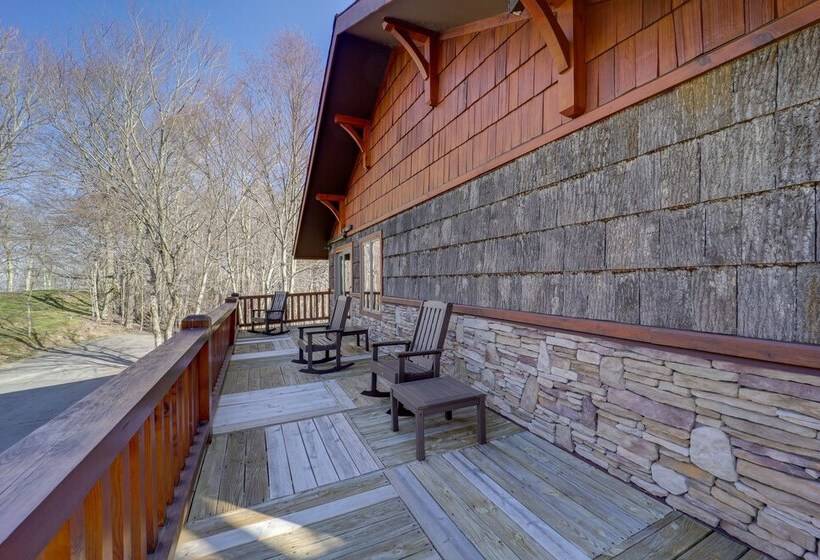 Beech Mountain Home W/ Game Room & Mountain Views!