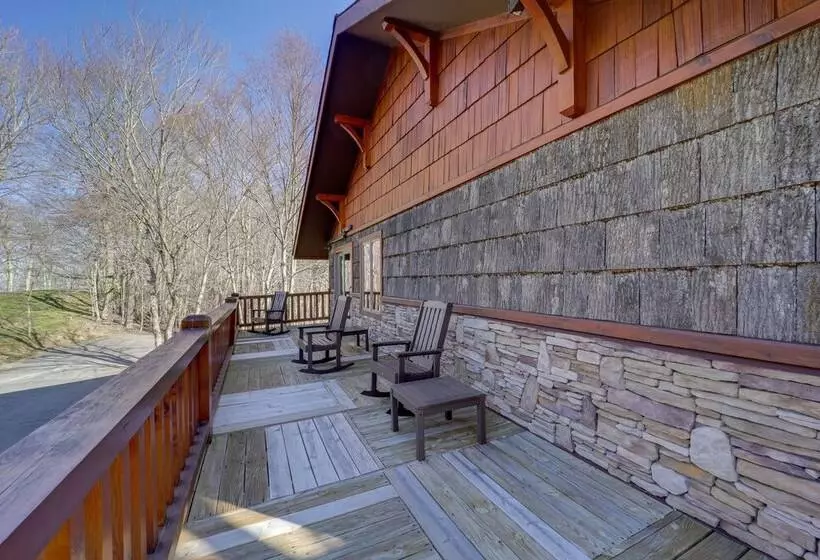 Beech Mountain Home W/ Game Room & Mountain Views!