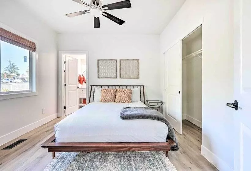 Boho Chic Folsom Retreat: Walkable Location!