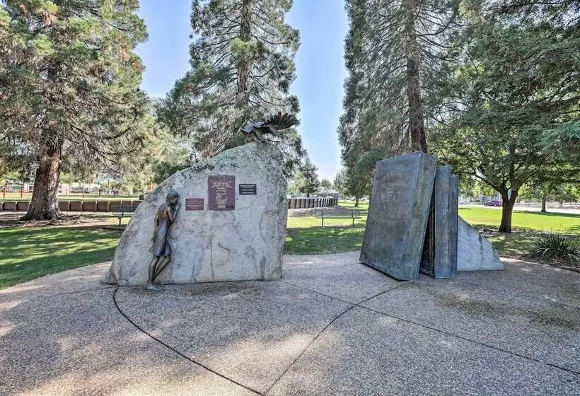 Boho Chic Folsom Retreat: Walkable Location!