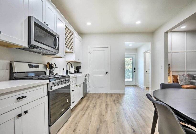 Boho Chic Folsom Retreat: Walkable Location!