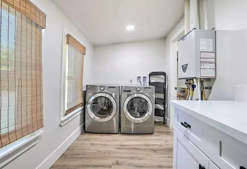 Boho Chic Folsom Retreat: Walkable Location!