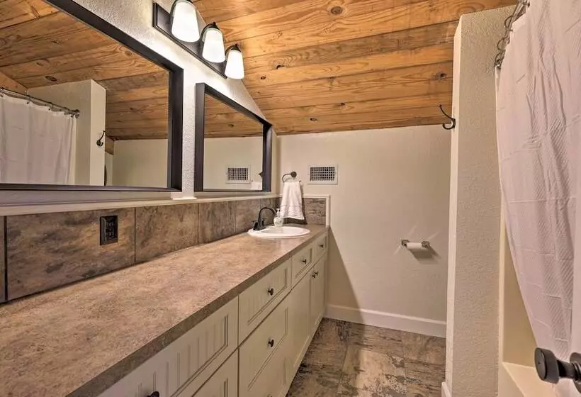 Waterfront Deck: Home On Ouachita River!