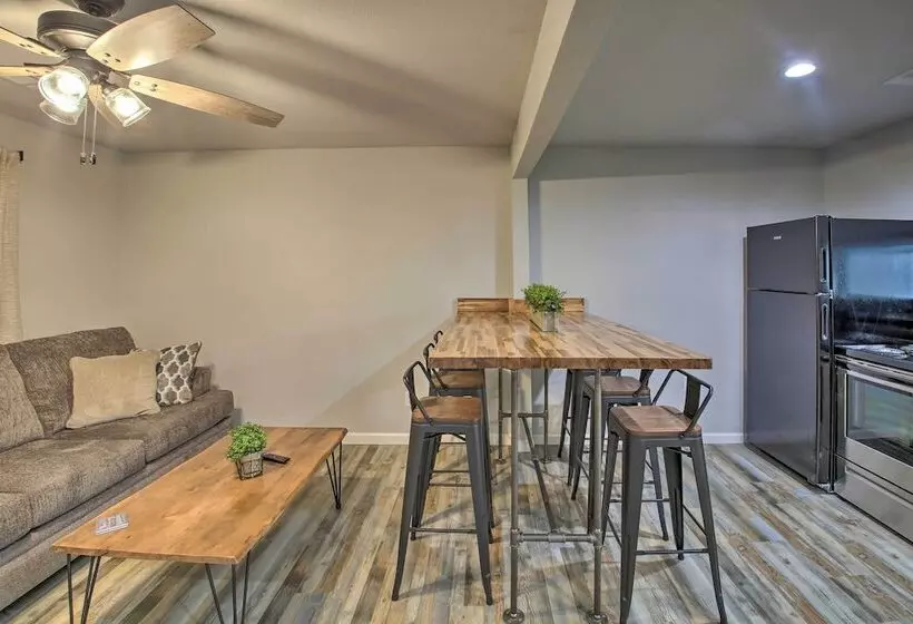 Bright Cabin W/ Spacious Deck And Fire Pit!