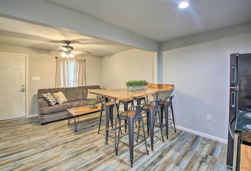 Bright Cabin W/ Spacious Deck And Fire Pit!