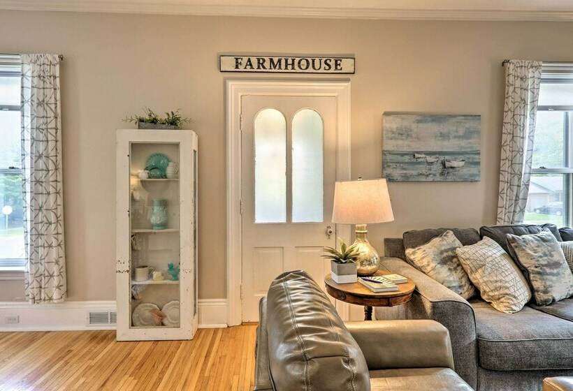 Bright Clear Lake Getaway, 4 Blocks To Downtown!