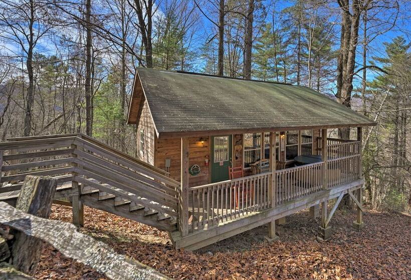 Cabin W/ Hot Tub   Near Nantahala Outdoor Center!