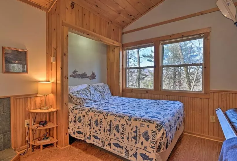 Cabin W/ Hot Tub   Near Nantahala Outdoor Center!