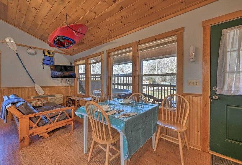 Cabin W/ Hot Tub   Near Nantahala Outdoor Center!