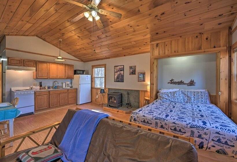 Cabin W/ Hot Tub   Near Nantahala Outdoor Center!