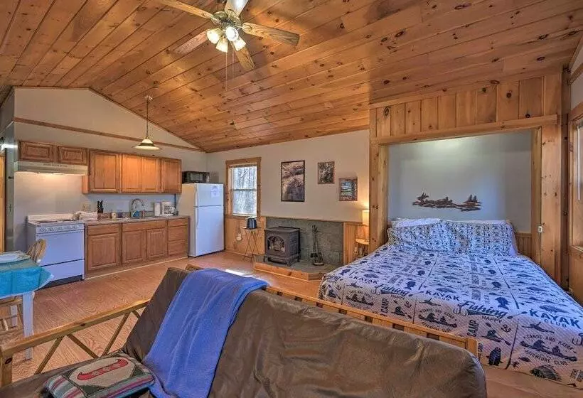 Cabin W/ Hot Tub   Near Nantahala Outdoor Center!