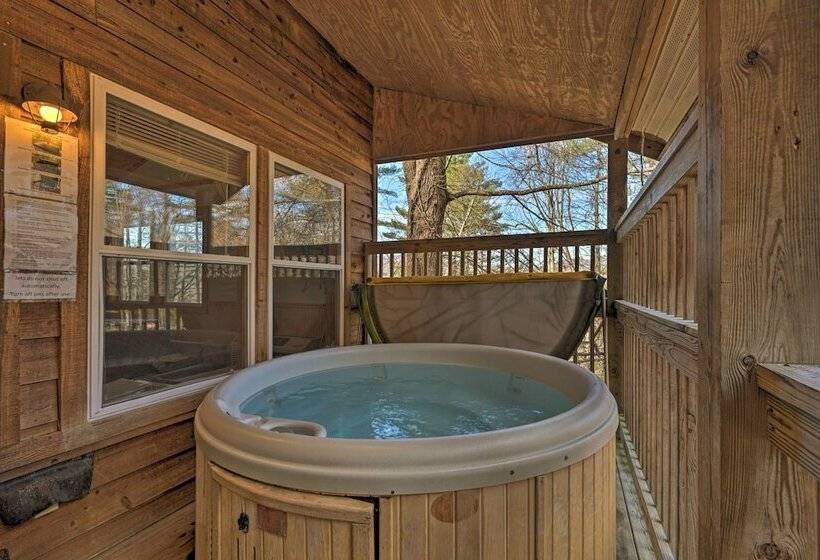 Cabin W/ Hot Tub   Near Nantahala Outdoor Center!