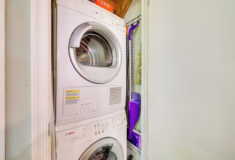 Chalet On The Green: Cozy Lake Ariel Retreat!