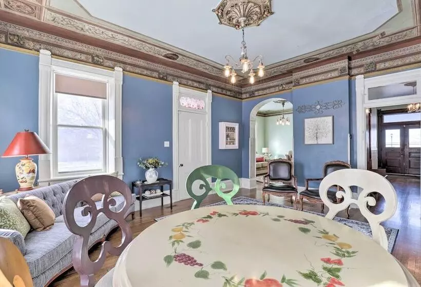 Charming Mt Pleasant Home In Historic Dtwn!