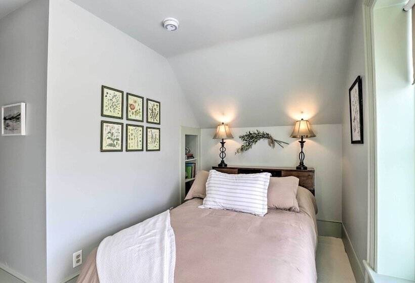 Charming Mt Pleasant Home In Historic Dtwn!