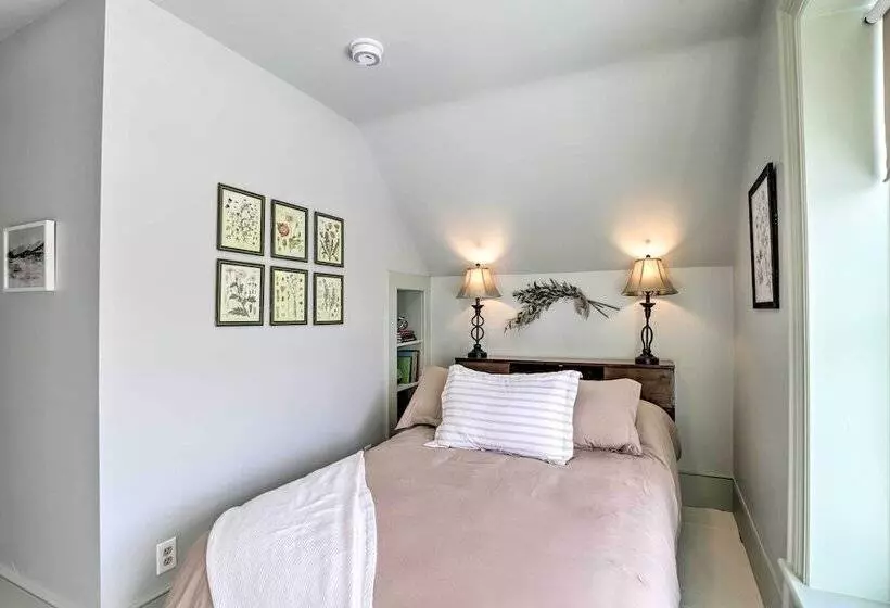 Charming Mt Pleasant Home In Historic Dtwn!