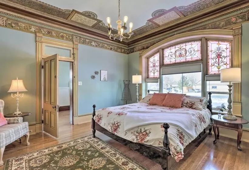 Charming Mt Pleasant Home In Historic Dtwn!