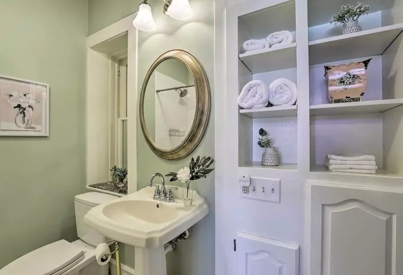 Charming Mt Pleasant Home In Historic Dtwn!