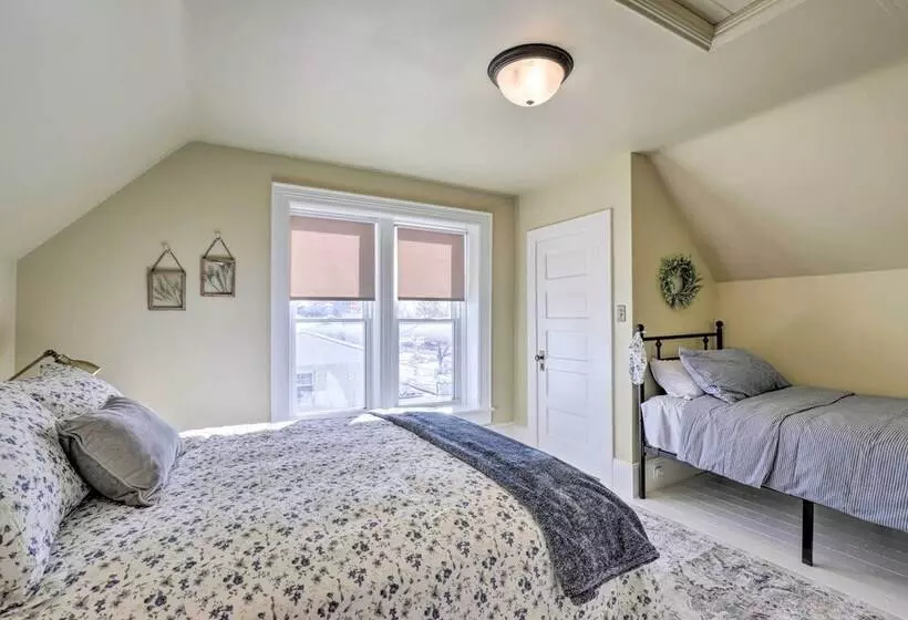 Charming Mt Pleasant Home In Historic Dtwn!