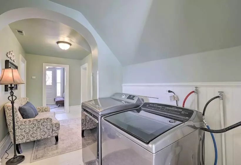 Charming Mt Pleasant Home In Historic Dtwn!