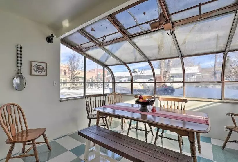 Charming Mt Pleasant Home In Historic Dtwn!