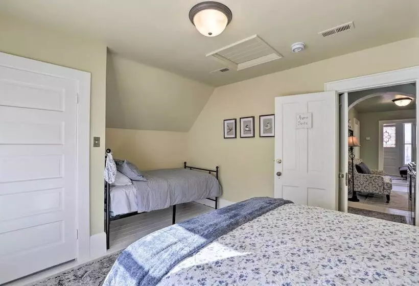 Charming Mt Pleasant Home In Historic Dtwn!