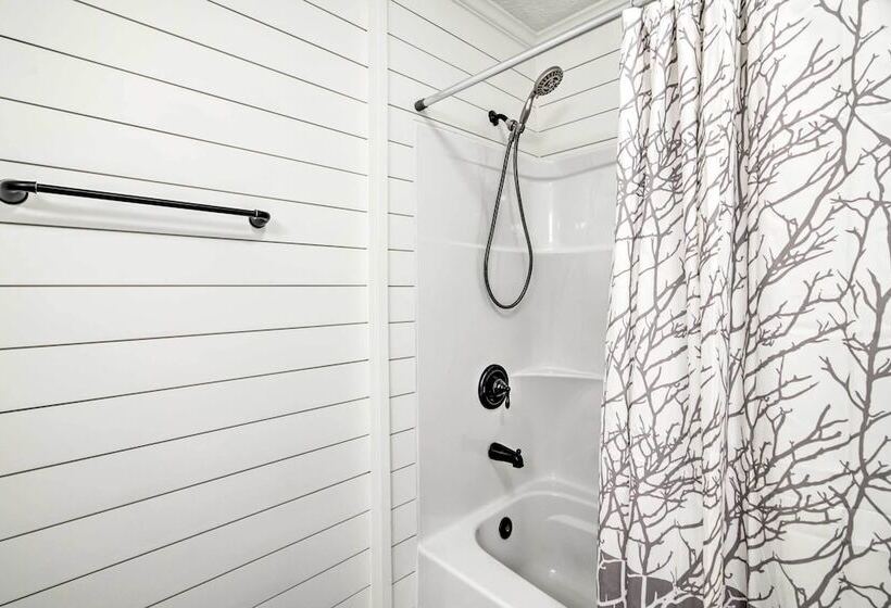 Chic Cottage Retreat W/ Grill, 2 Mi To Msu!