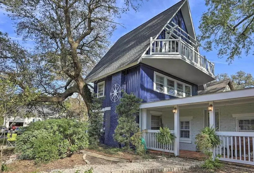 Coastal, Walkable Home In Historic Southport!