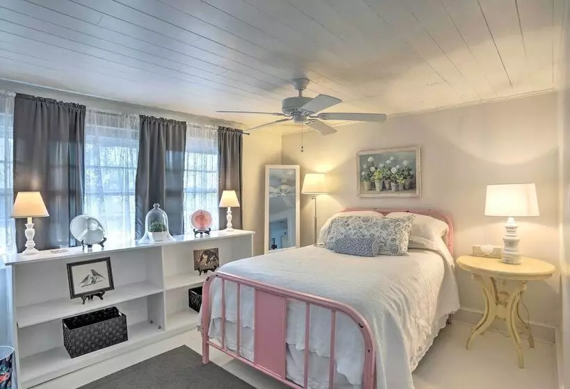 Coastal, Walkable Home In Historic Southport!