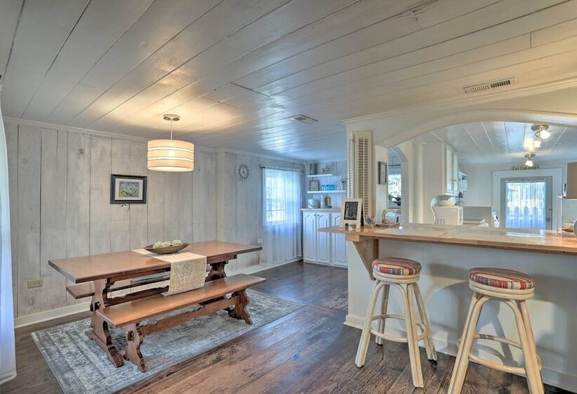 Coastal, Walkable Home In Historic Southport!