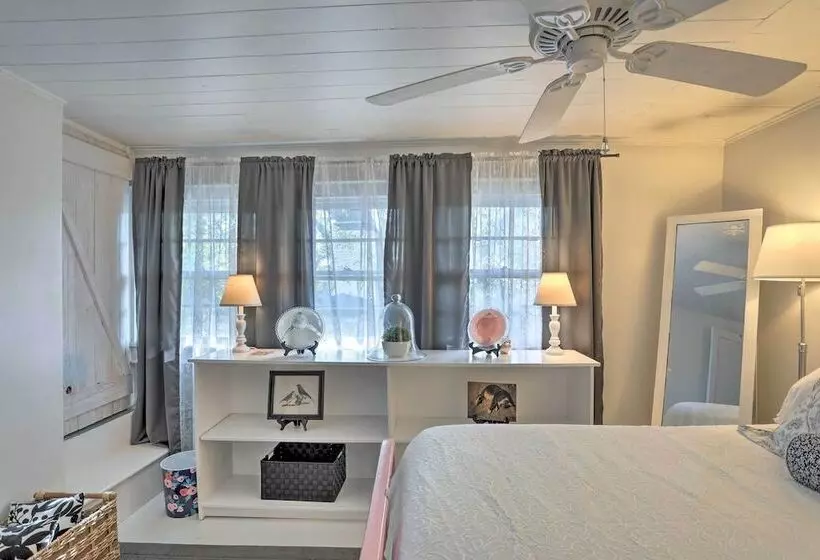 Coastal, Walkable Home In Historic Southport!