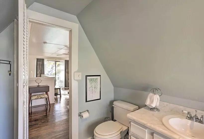 Coastal, Walkable Home In Historic Southport!