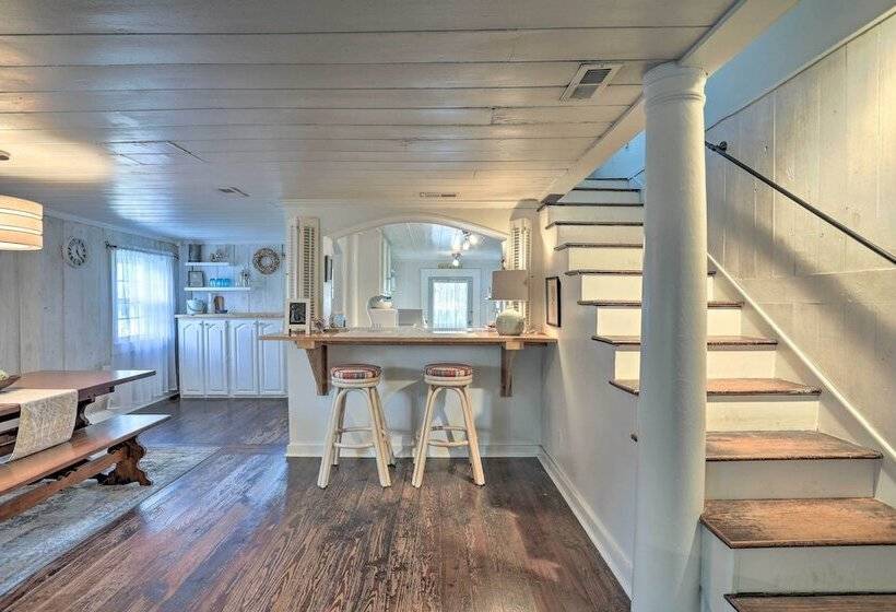 Coastal, Walkable Home In Historic Southport!