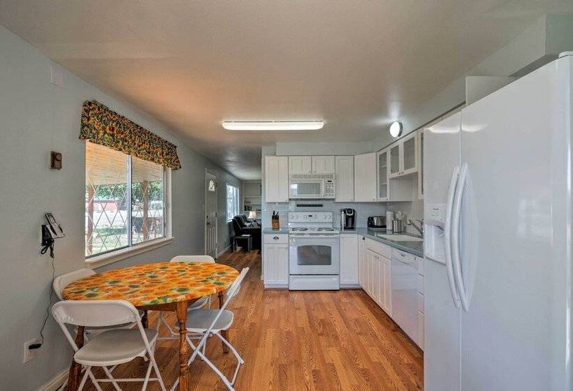 Cottage Near Bryce Canyon & Zion National Parks!