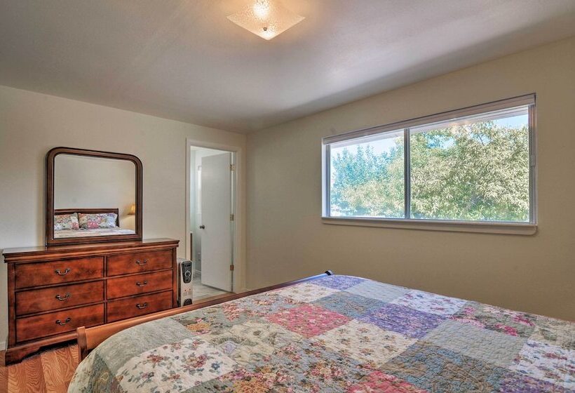 Cottage Near Bryce Canyon & Zion National Parks!