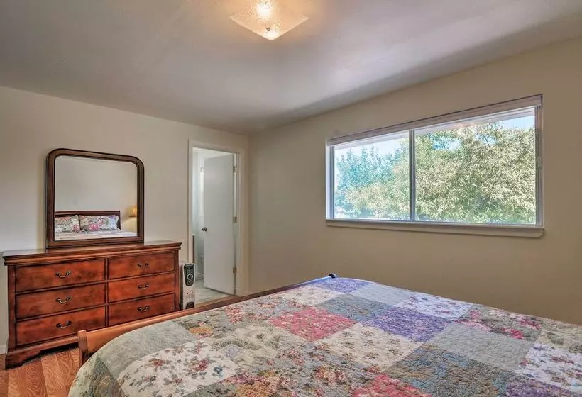 Cottage Near Bryce Canyon & Zion National Parks!