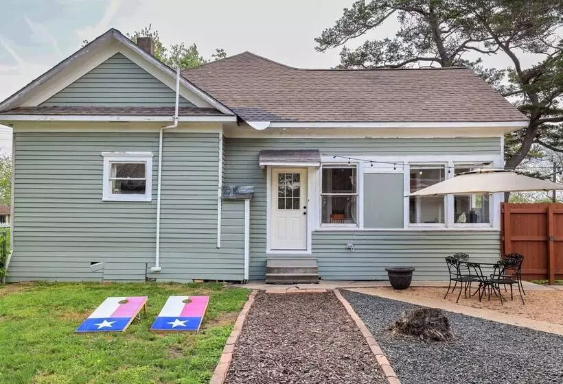 Gas Grill & Private Yard: Home In Bellville