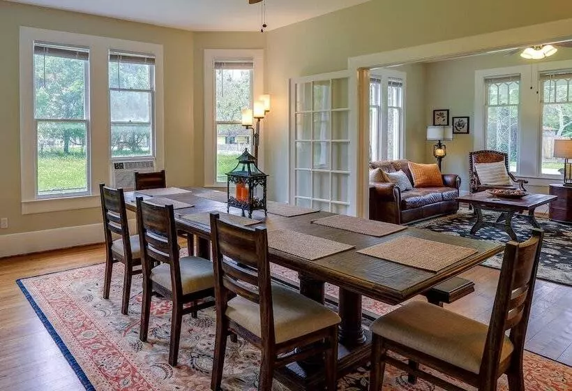 Gas Grill & Private Yard: Home In Bellville