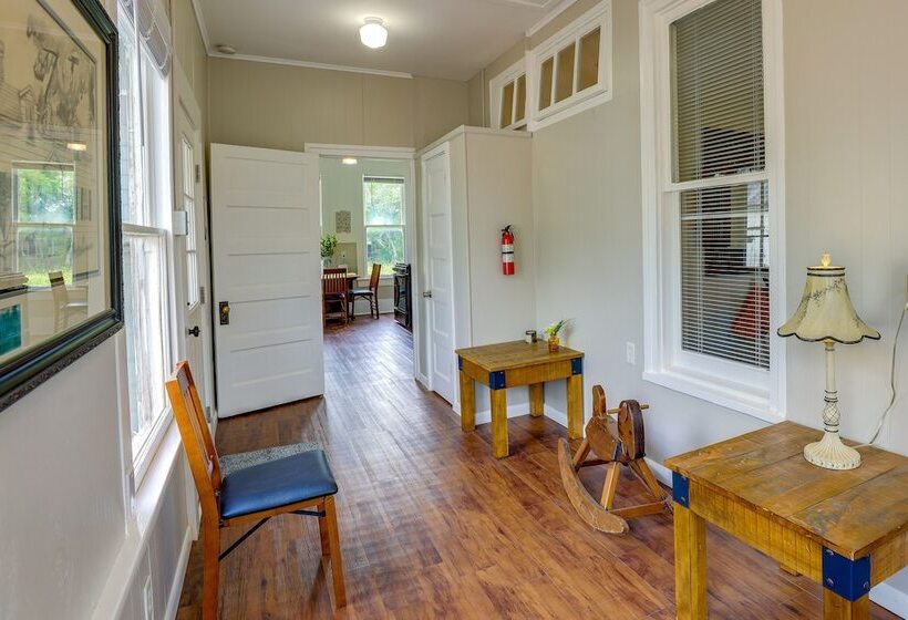 Gas Grill & Private Yard: Home In Bellville