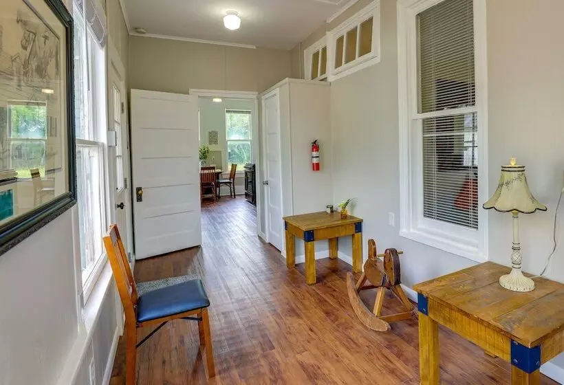 Gas Grill & Private Yard: Home In Bellville