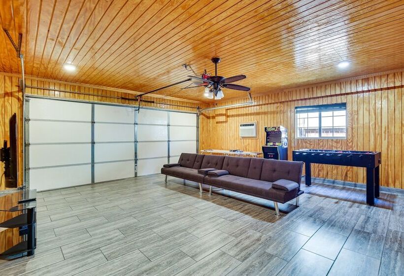 Cozy Coachella Home Rental: Game Room, Grill!