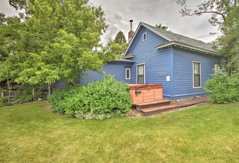 Cozy Home W/ Hot Tub: Half Mi To Salmon River!