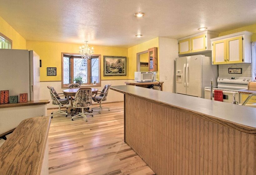 Cozy Home W/ Hot Tub: Half Mi To Salmon River!