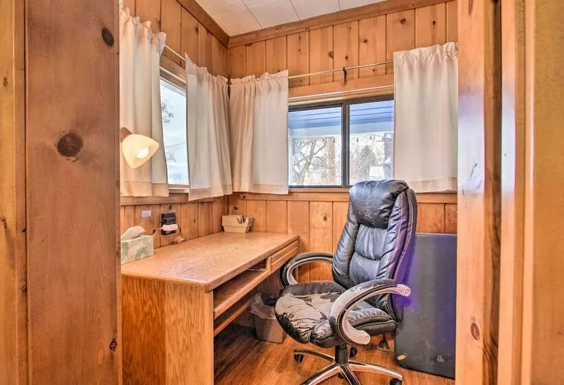 Cozy Home W/ Hot Tub: Half Mi To Salmon River!