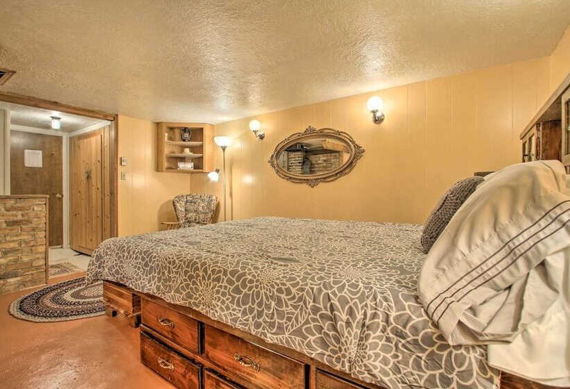 Cozy Home W/ Hot Tub: Half Mi To Salmon River!