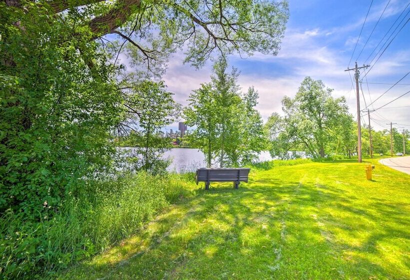 Cozy Ishpeming Cottage W/ Lake & Park Views!