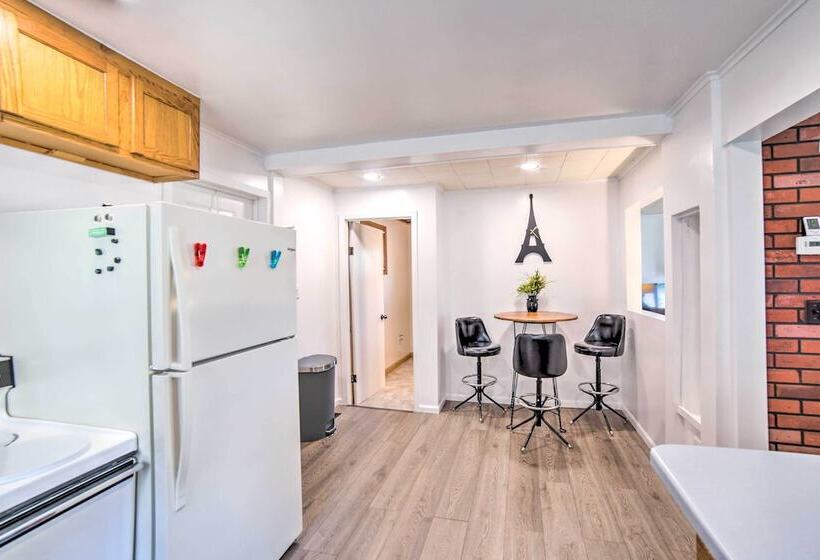 Cozy Ishpeming Cottage W/ Lake & Park Views!