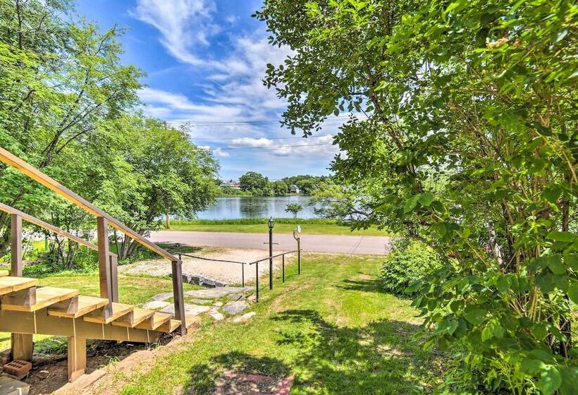 Cozy Ishpeming Cottage W/ Lake & Park Views!