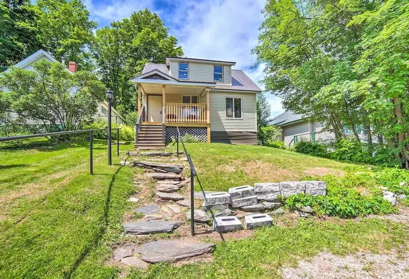 Cozy Ishpeming Cottage W/ Lake & Park Views!