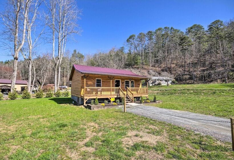 Cozy Smoky Mountain Cabin By Tuckasegee River!